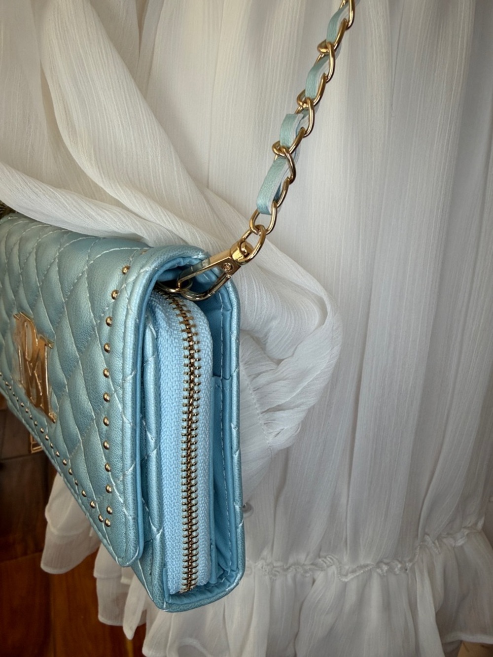 Bagley Mischka NWT RETAIL $68 aqua  quilted Crossbody bag, 8x6appx - Picture 5 of 10